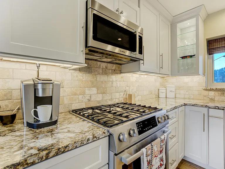 Churchwood Cir — Photo 21