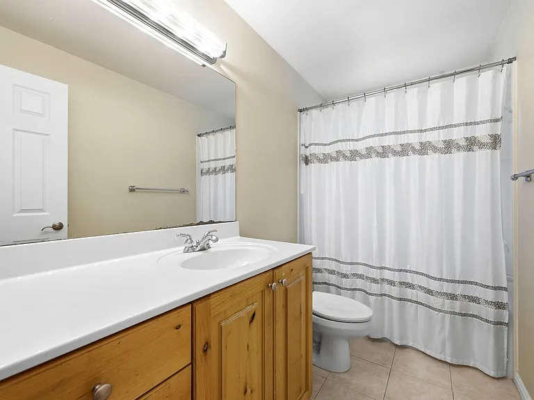 2480 Eastbourne Dr — Photo 11