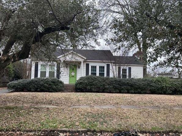 405 W 9th St, Stuttgart, AR 72160