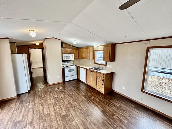 3rd image of 16840 County Road 1525garden Oaks #4