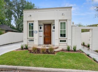 11 W 45th St #B, Savannah, GA 31405