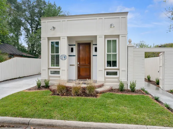 11 W 45th St #B, Savannah, GA 31405