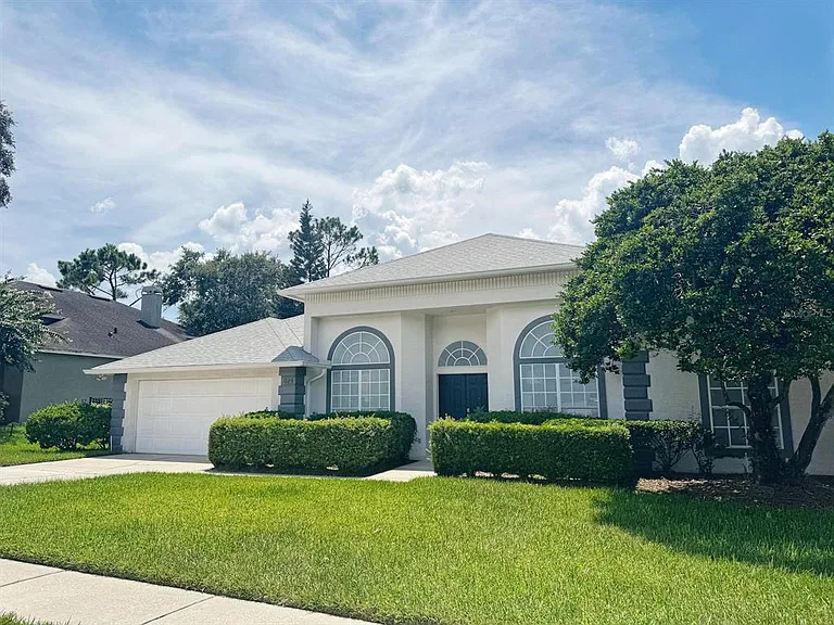824 Palm Cove Dr — Photo 2