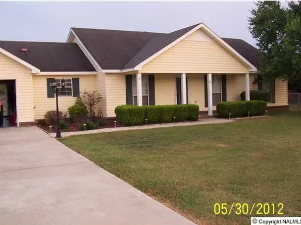 67 Ashley St, Decatur, AL 35603