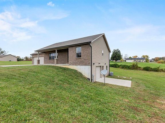 4th image of 227 Sandstone Dr