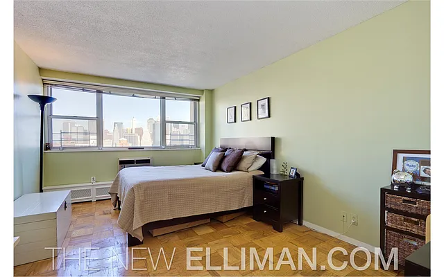 Sold by Douglas Elliman | media 15