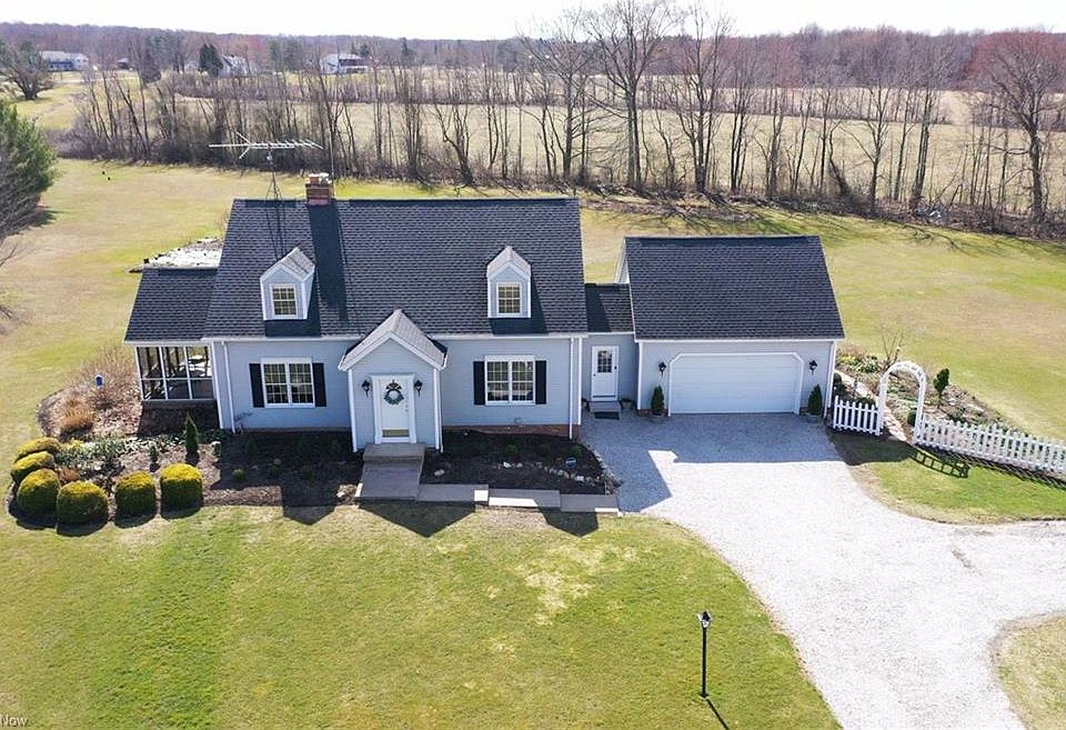 1st image of 8555 Willow Ln