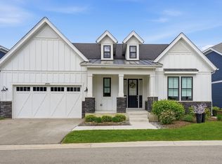 2806 Parkside Cir, Glenview, IL 60026