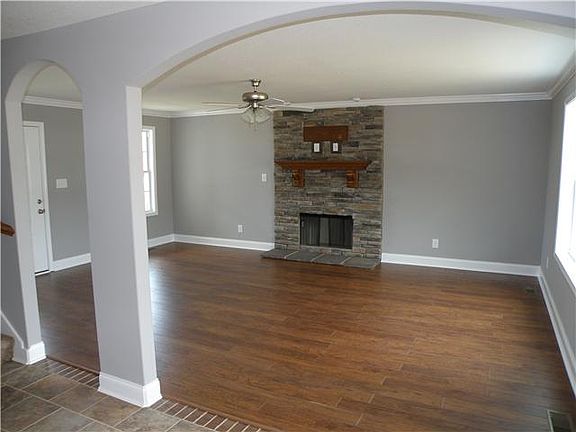 5th image of 147 Fox Xing Lot 147