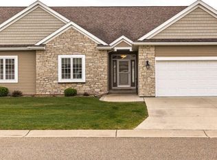 2426 Coral Ridge Pl NE, Rochester, MN 55906