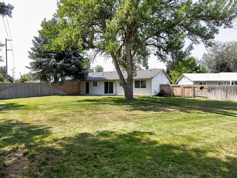 Complete Remodel near Boise River _ Pet Friendly! — Photo 23