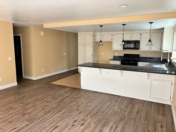 5th image of 7990 Larwin Dr