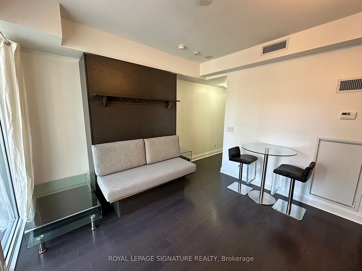 Building Photo - 65 Saint Mary St #1410