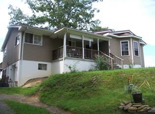 32 Bergundy St, Craigsville, WV 26205