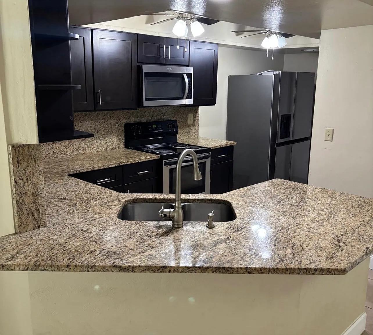 Royalty Ct, Kissimmee — Photo 1