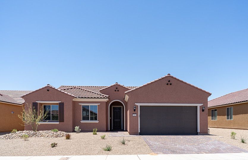 Pursuit 11314 - Front Exterior