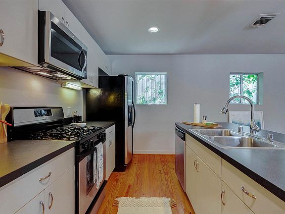 5th image of 219 W Gray St