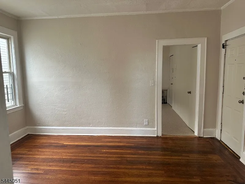 3 bed, 4792 sqft, $1,950 — Photo 3