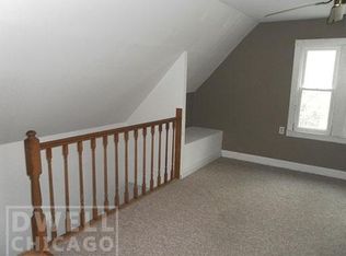 1831 W Roscoe St #3, Chicago, IL 60657