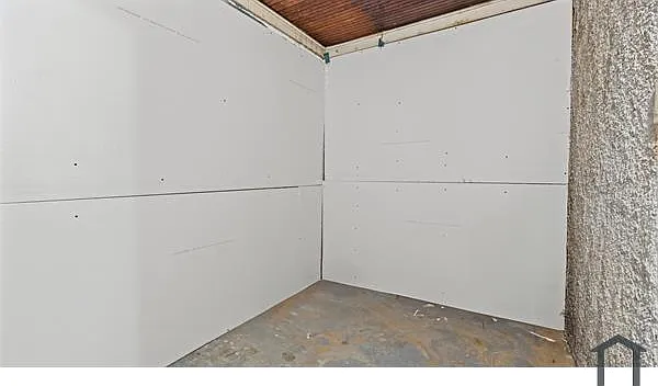 1146 N Main St — Photo 24