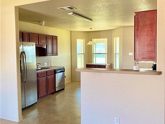 3rd image of 3504 Ennis Dr
