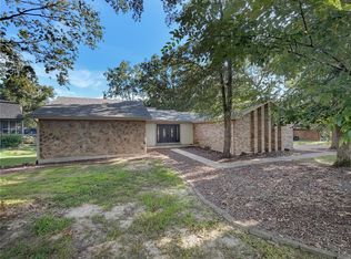 1 Nantua Ct, Lake Saint Louis, MO 63367