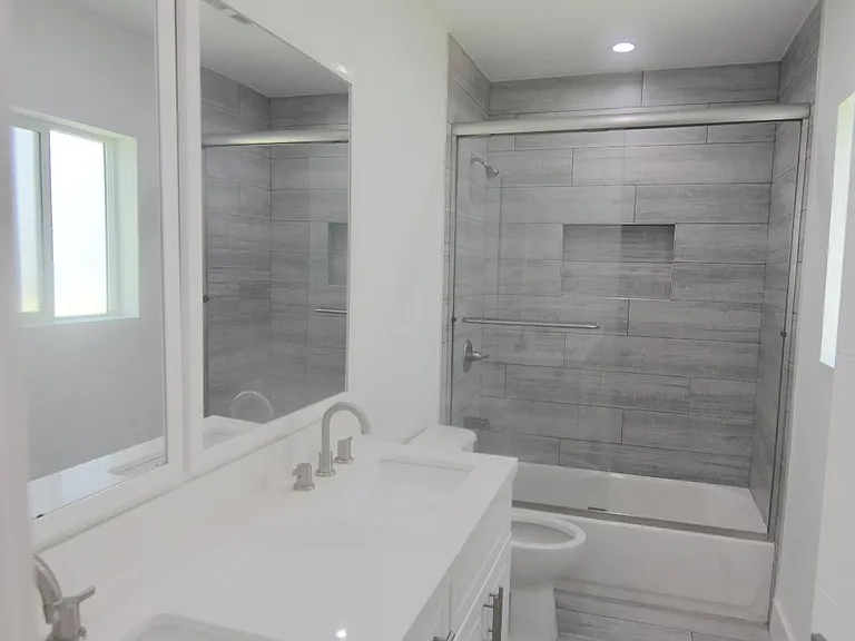 7129 S La Cienega Blvd — Photo 10
