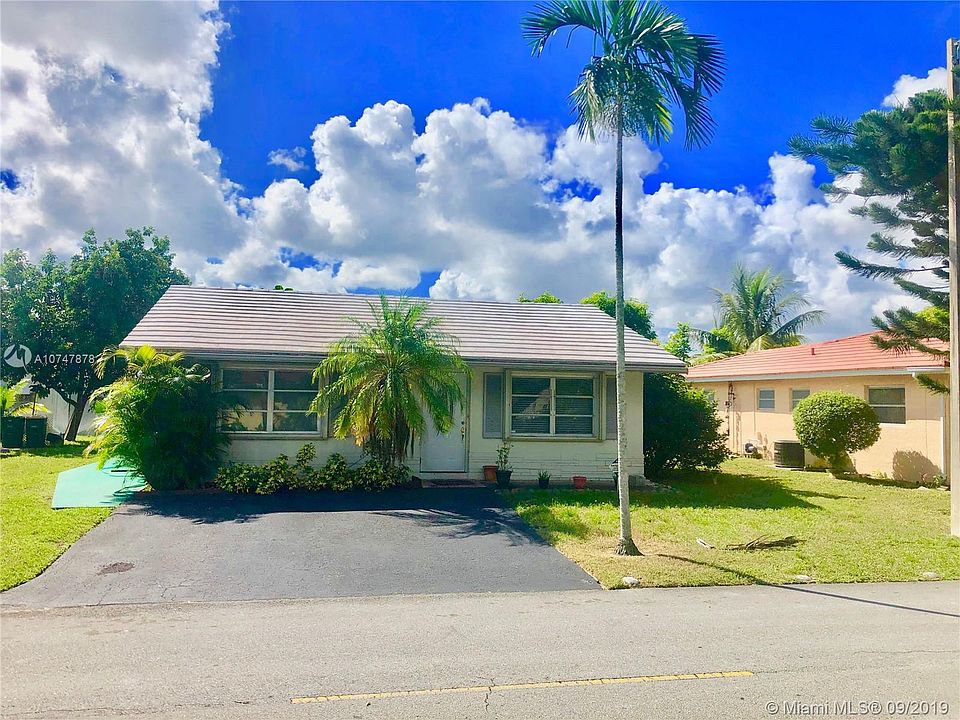 1st image of 7002 NW 76th Dr