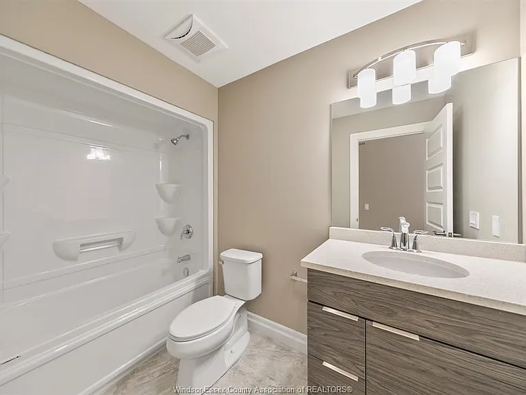 955 Ouellette Ave #407 — Photo 13