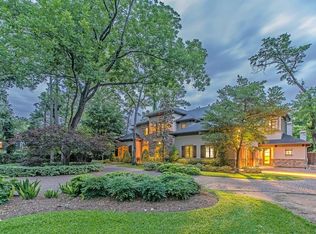 879 Country Ln, Houston, TX 77024