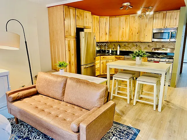 160 Creekside Dr — Photo 3