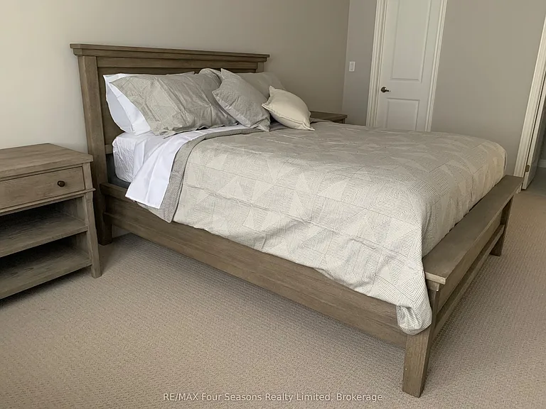 12 Robbie Way — Photo 9
