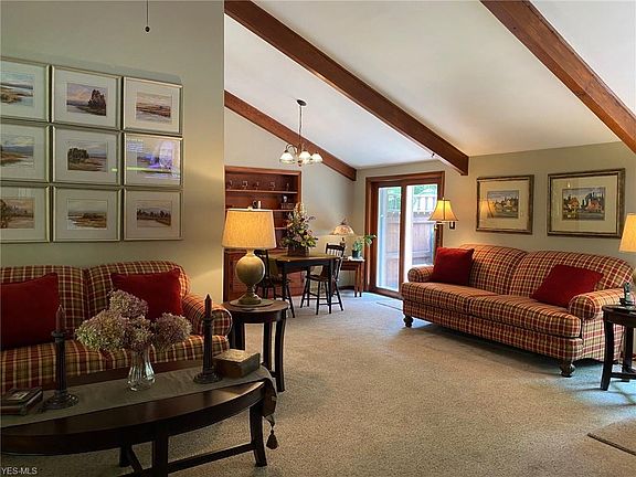 5th image of 7077 Brook Ln
