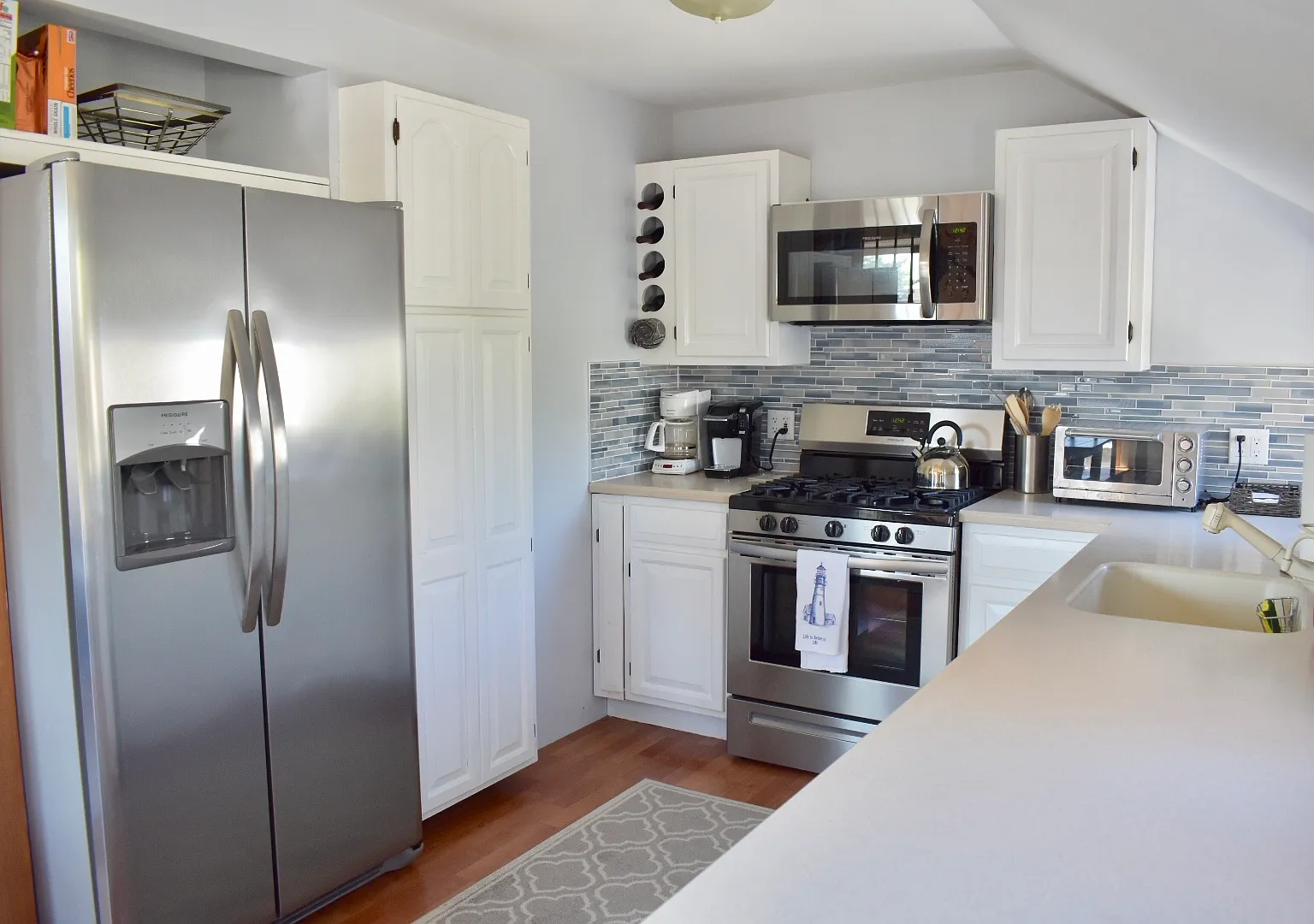 3 bed, 800 sqft, $1,850 — Photo 3