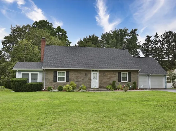 105 Hill Ter, Henrietta, NY 14467