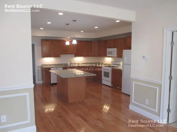 21 Gilman St, Somerville, MA 02145