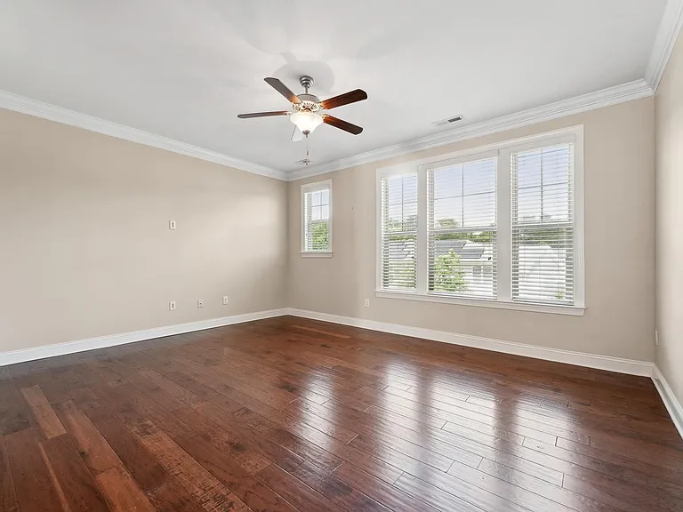 1359 Town Home Dr — Photo 10