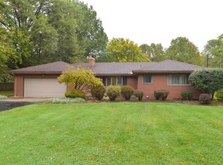 2804 Tibbetts Wick Rd, Hubbard, OH 44425