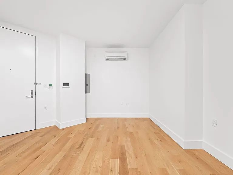 597 Grand St #417 — Photo 4