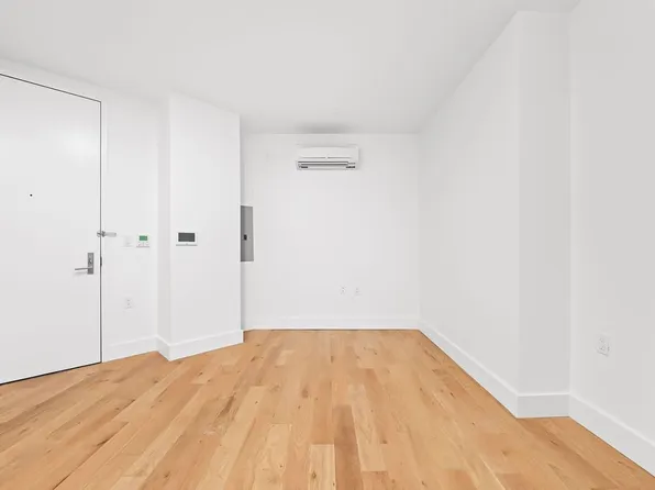 597 Grand Street image 4 of 17