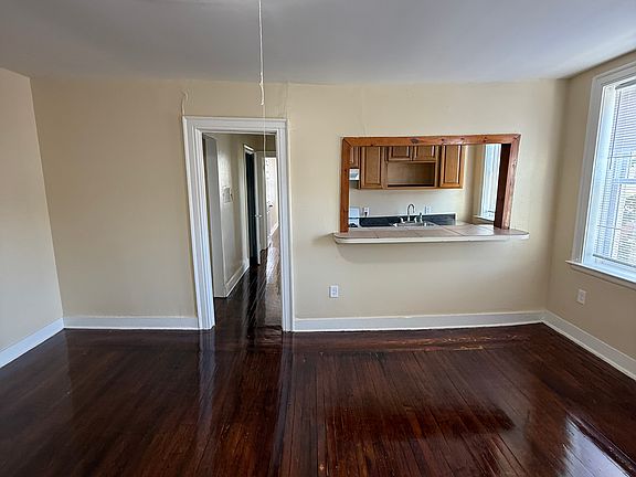 3rd image of 34 Hotchkiss St #C6
