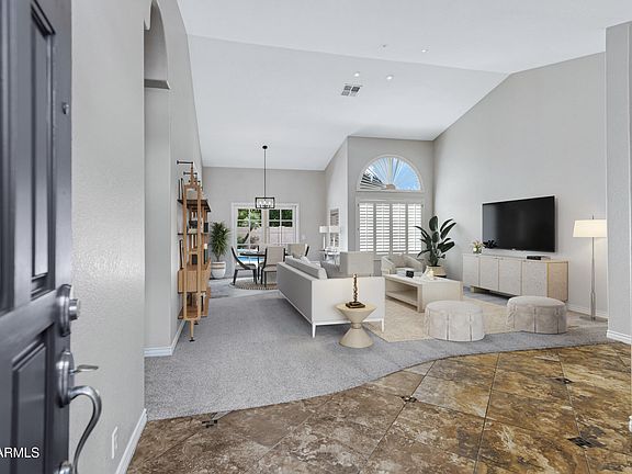 5th image of 1325 W MUIRWOOD Drive
