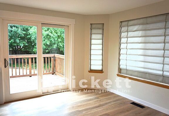 5th image of 10130 Ashley Cir NW