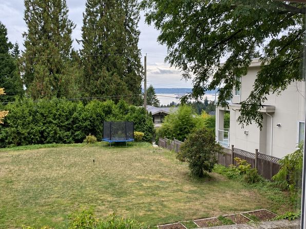 5 bedroom rental in West Vancouver — photo 2