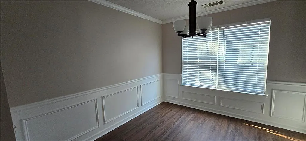 4 bed, 2.5 bath, 2011 sqft, $2,350 — Photo 3