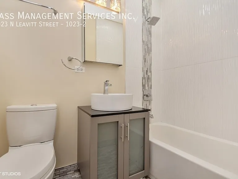 1023 N Leavitt St #2 — Photo 7