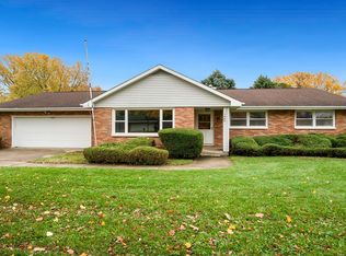 1405 Crest Ln, Rochelle, IL 61068