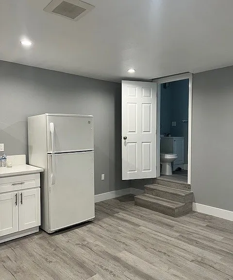 9331 Roslyndale Ave — Photo 5