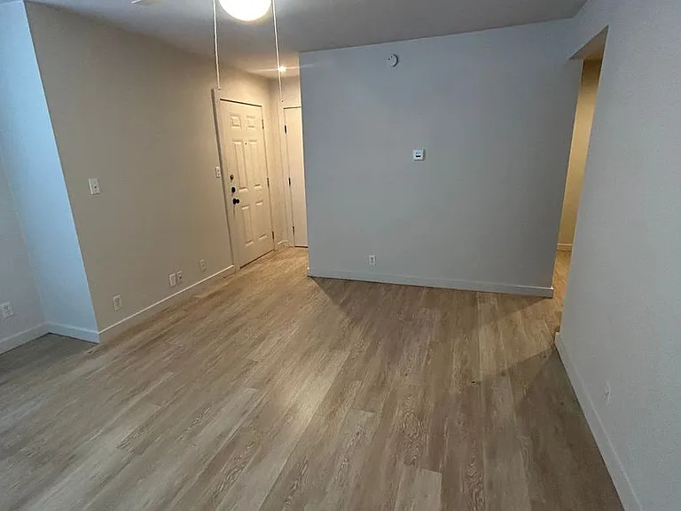 Oak Park Apartments — Photo 28
