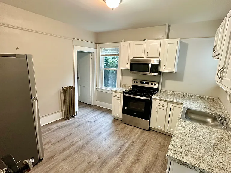 601 Olive Ln #2R — Photo 5